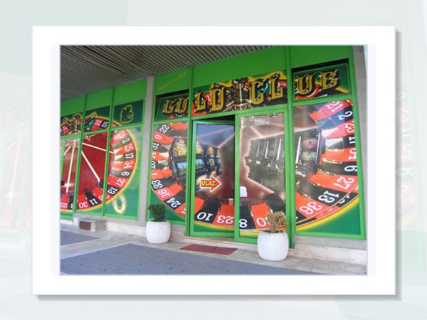 Oslikavanje izloga kolor folijom